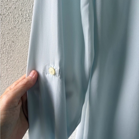 Loft Baby Blue Women’s Long Sleeve Button Up Shirt Size M Career Office Roll Tab - Picture 8 of 10